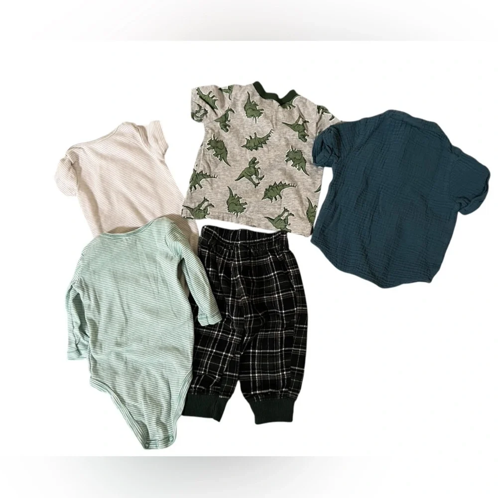 6 month Baby Clothing Set with 2 onesies (1 long & short), 2 t-shirts, 1 pants